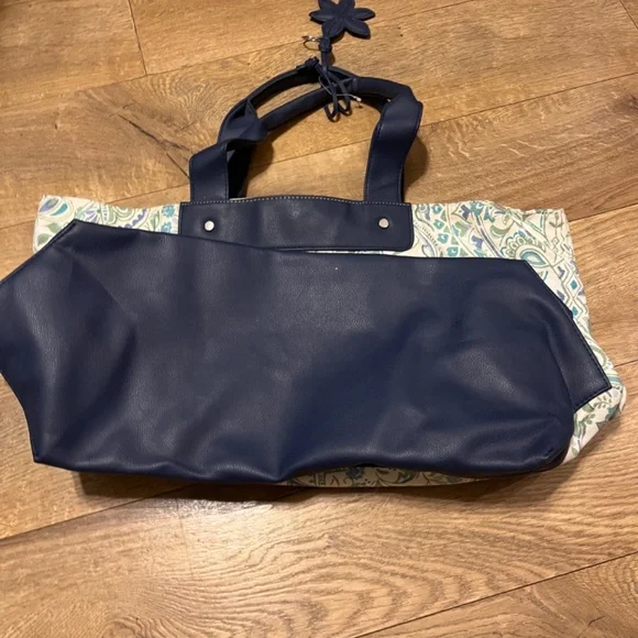 Large tote bag good condition - Picture 3 of 9